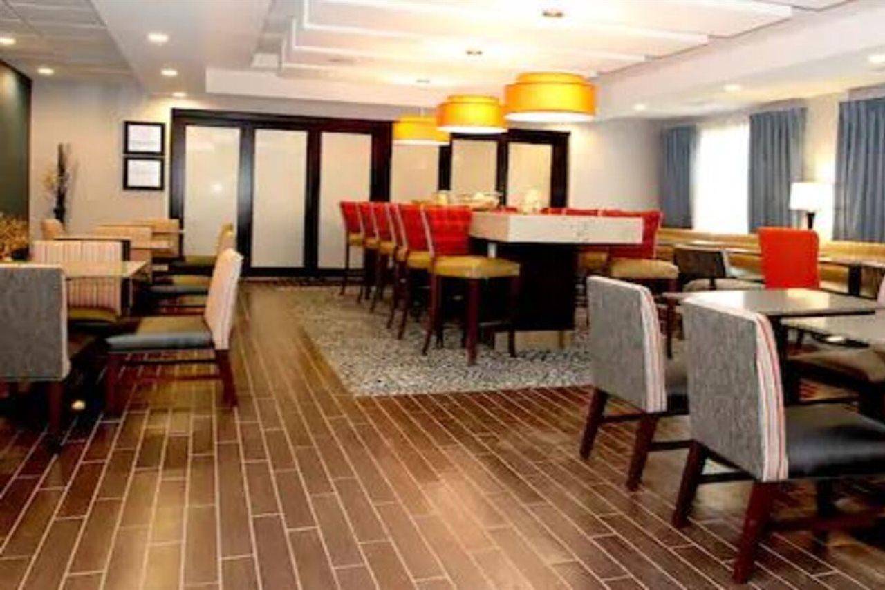 Hampton Inn- Suffolk Eksteriør billede