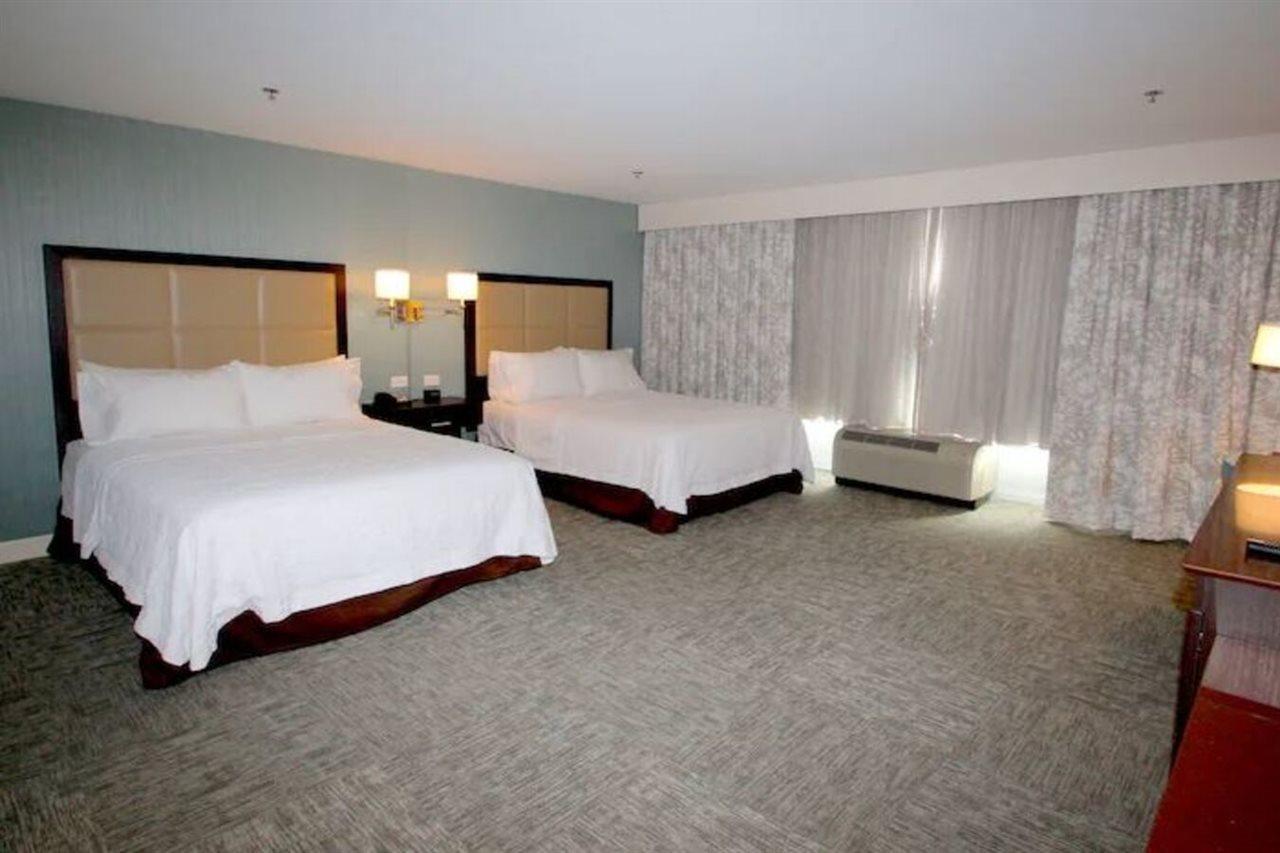 Hampton Inn- Suffolk Eksteriør billede