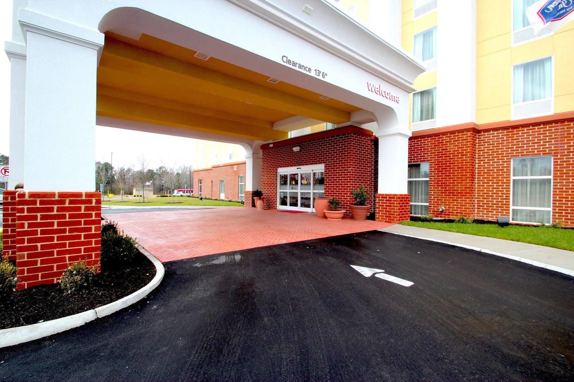 Hampton Inn- Suffolk Eksteriør billede