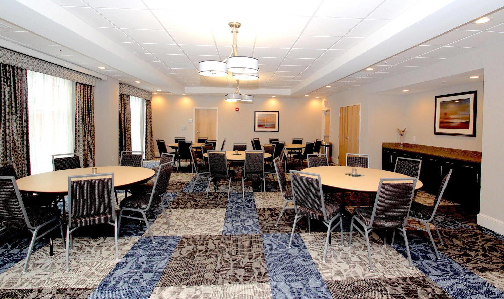Hampton Inn- Suffolk Eksteriør billede