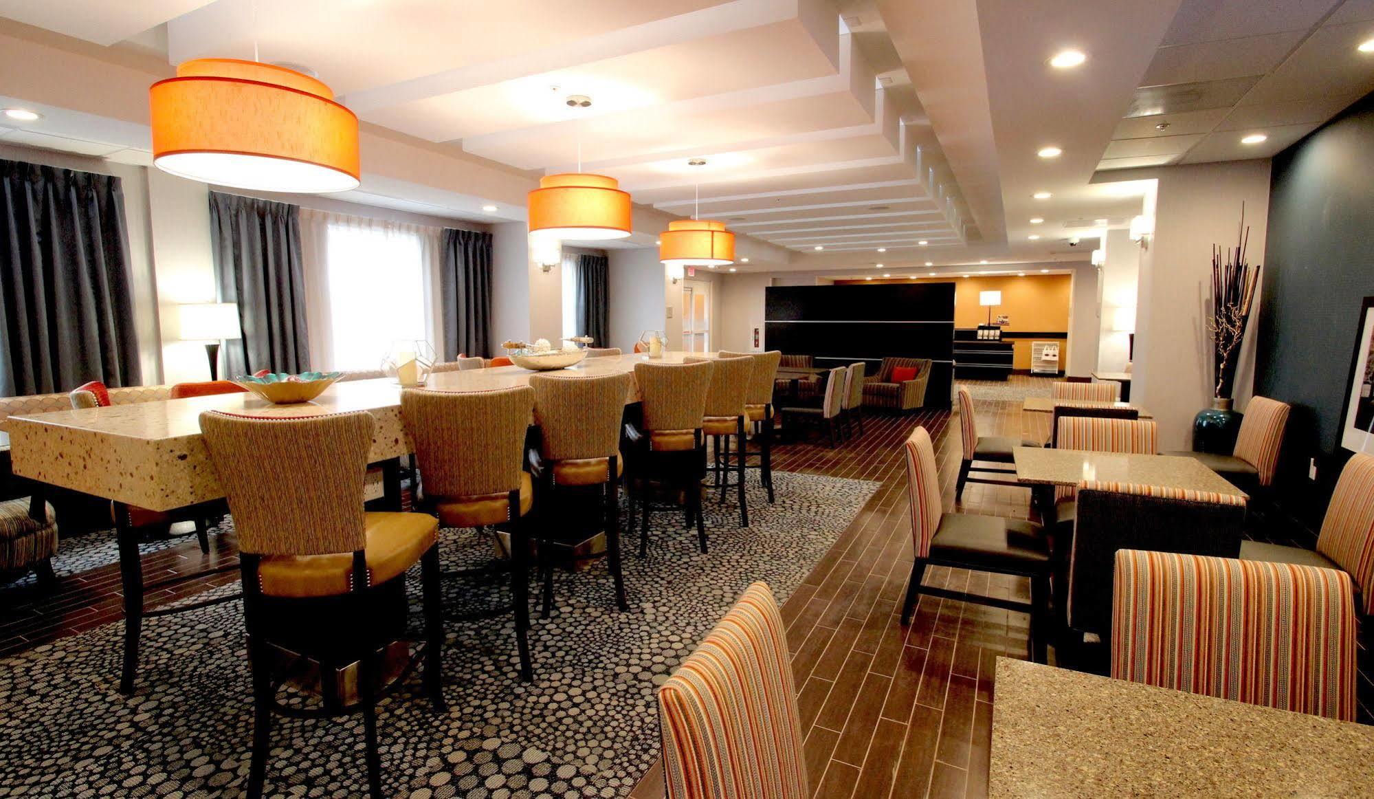 Hampton Inn- Suffolk Eksteriør billede